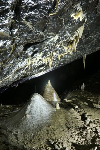Amatérská jeskyně.
